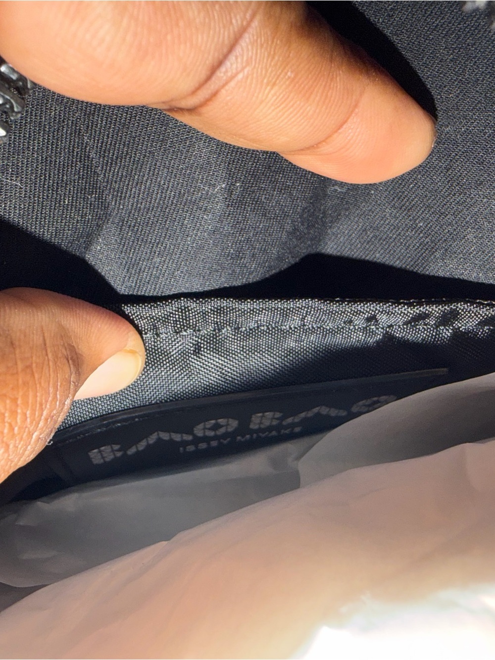 Shoulder Bags - Picture 11 of 15